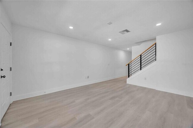 Building Photo - 727 Kensington Lake Cir