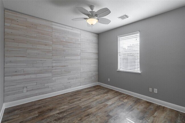Building Photo - 20851 Cottage Cove Ln