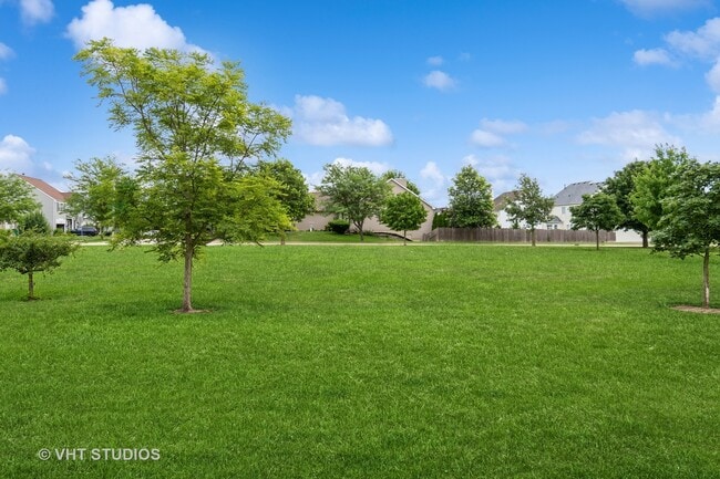 Building Photo - 1028 Heron Cir