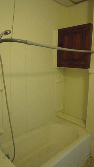 Building Photo - 804 E Kiowa St