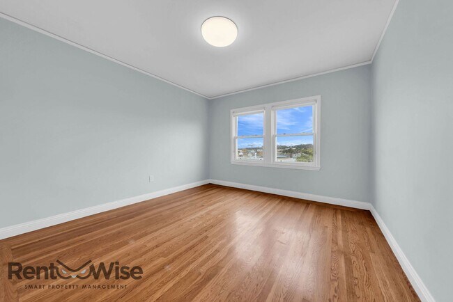 Building Photo - 824 Garfield St