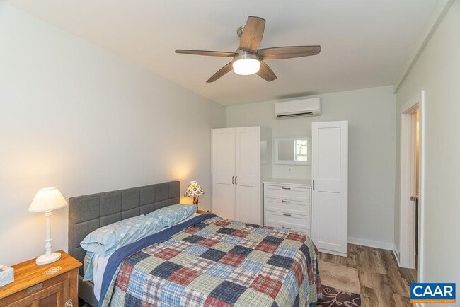 Building Photo - 1403 Burgess Ln