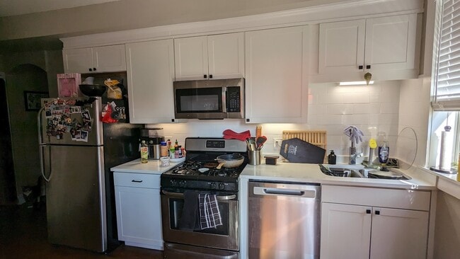 Building Photo - 5024 N Winthrop Ave