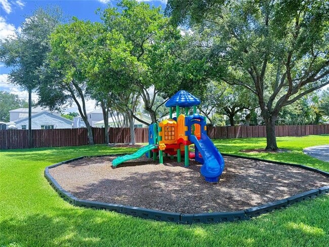 Building Photo - 7115 SW 42nd Ct