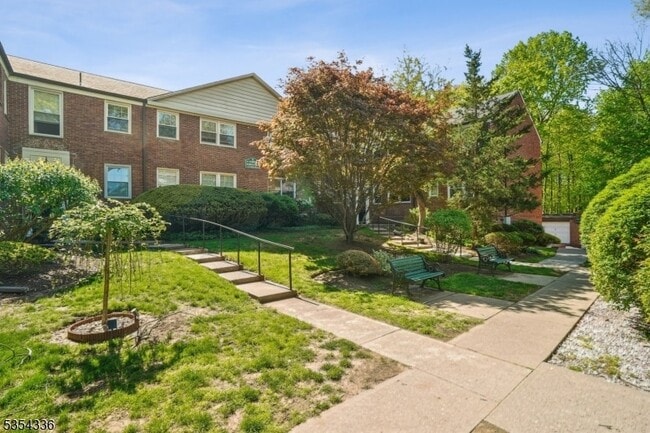 Building Photo - 349 Bloomfield Ave