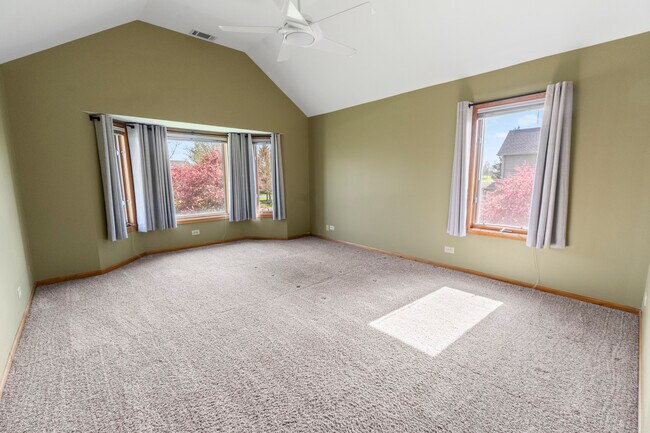 Building Photo - 2208 Crystal Cir