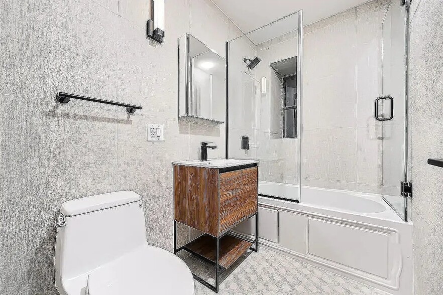 Building Photo - 300 St Nicholas Ave