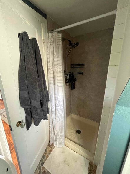 Building Photo - 4200 SE Harvey St