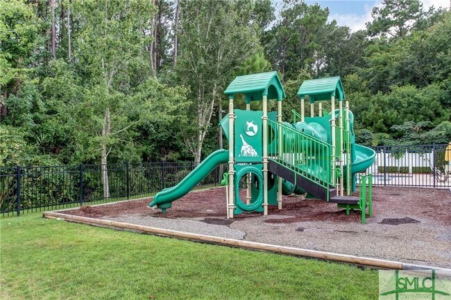 Building Photo - 3 bedroom, 2.5 bathroom home in the desira...
