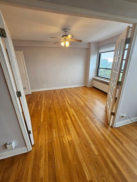 Building Photo - 707 W Gordon Ter