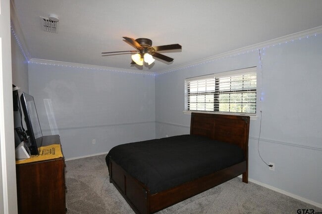 Building Photo - 18751 Ridgeline Rd