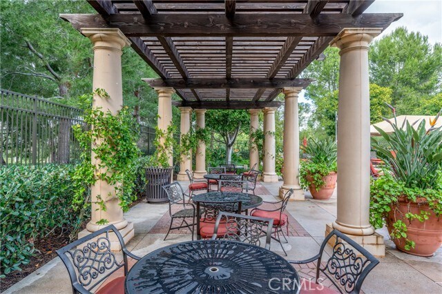 Building Photo - 67 Livia