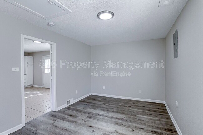 Building Photo - 11201 Crystal Ave