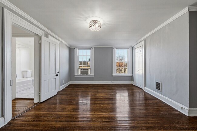 Building Photo - 37 W 34th St.