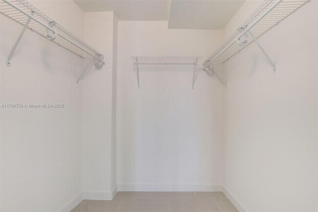 Building Photo - 1756 N Bayshore Dr