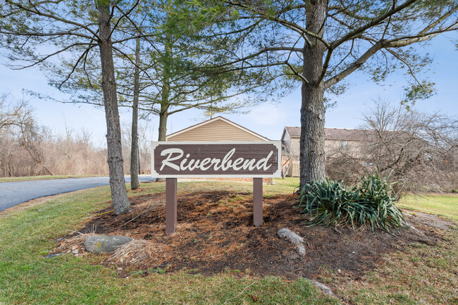 Building Photo - 11147 Riverbend Ct W