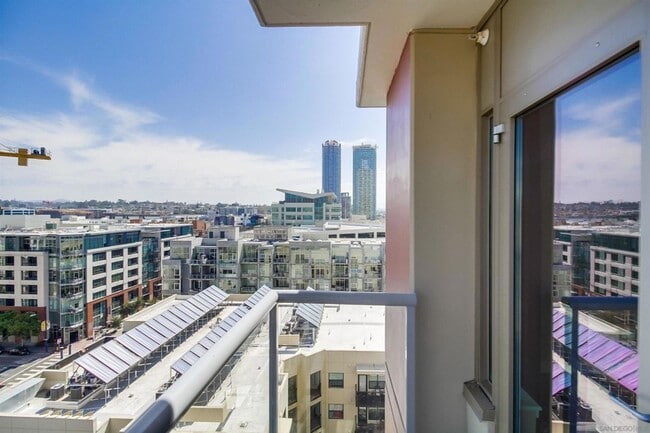 Building Photo - Petco Park View Studio - with parking