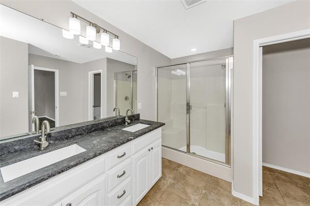 Building Photo - 2201 Sweetwood Dr