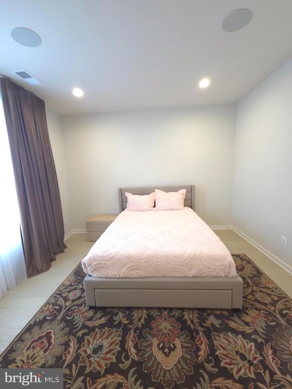 Building Photo - 43433 Wilcox Terrace