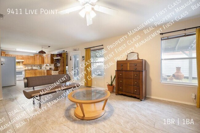 Building Photo - 9411 Live Point