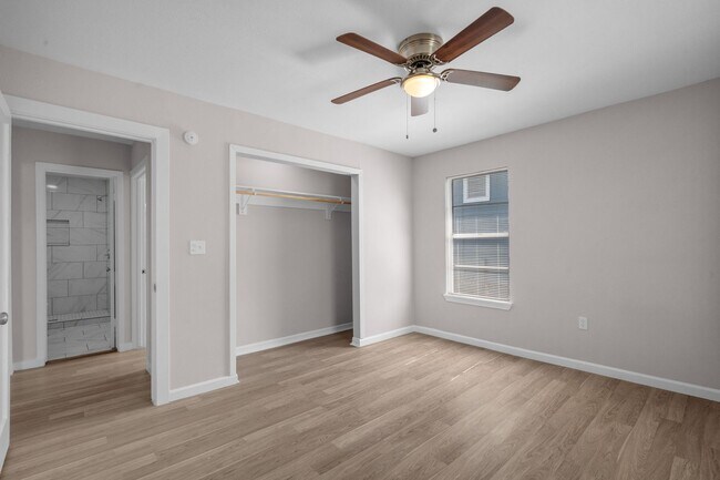 Building Photo - Charming 5- Bedroom Home in the Heart of T...