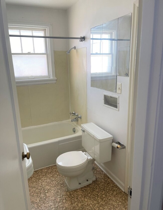 Building Photo - Charming 1 Bedroom 1 Bath Available Now!