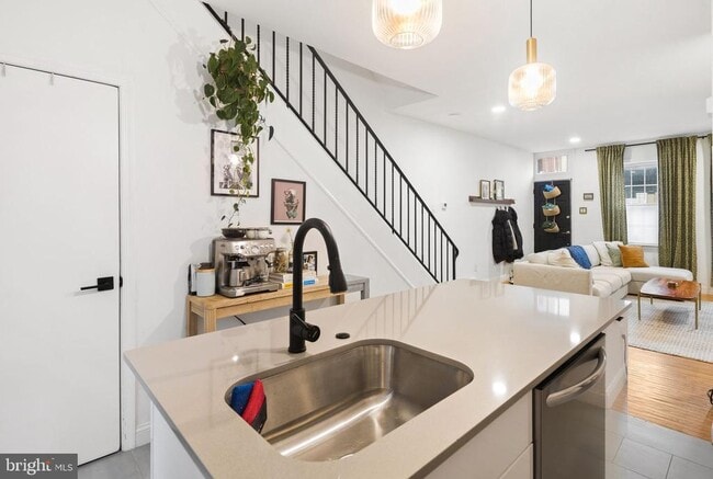 Building Photo - 1704 Naudain St