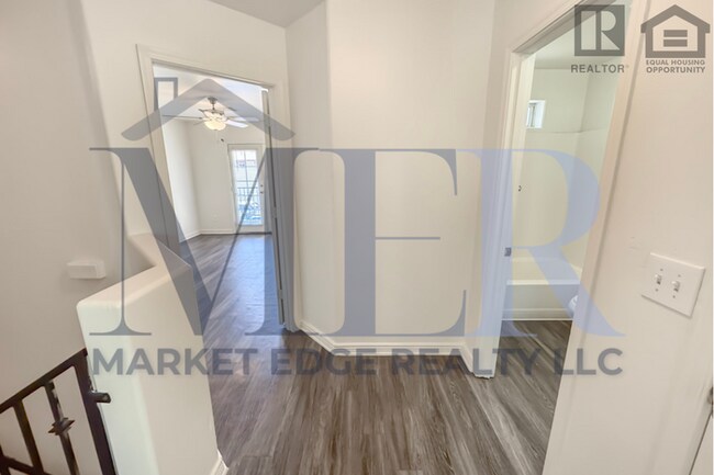 Building Photo - 3Bed/2.5Bath Townhouse at 24th St/Thomas! Ready for Immediate Move-In!