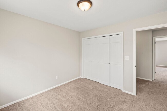 Building Photo - Remodeled Rockrimmon Retreat | 4BD + Office