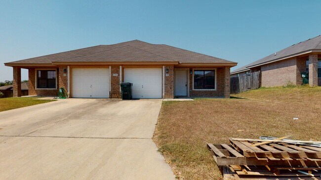 Building Photo - Free April Rent + Price Improvement $1,350!