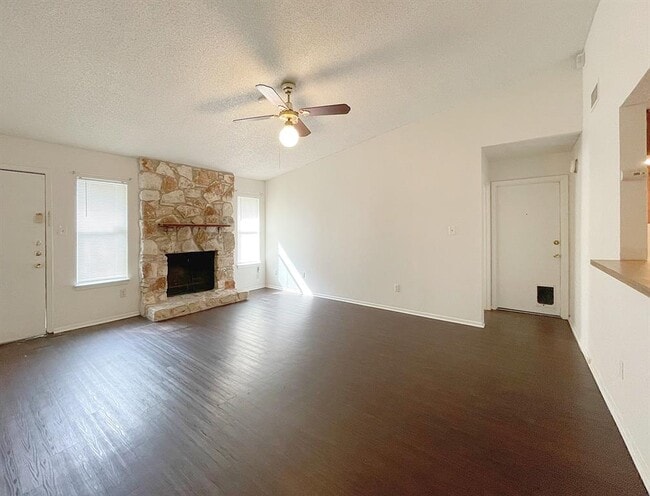 Building Photo - 656 Mairo St