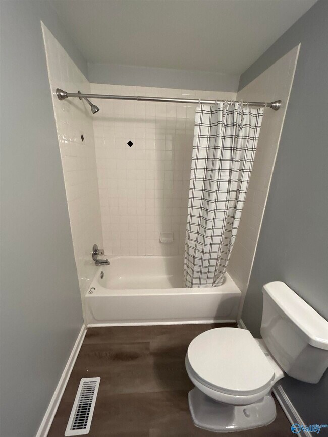 Building Photo - 6202 Valley Park Dr NW