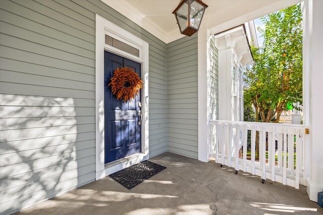 Building Photo - 12621 Doster Ave