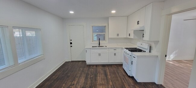 Building Photo - 4208 Delhi St