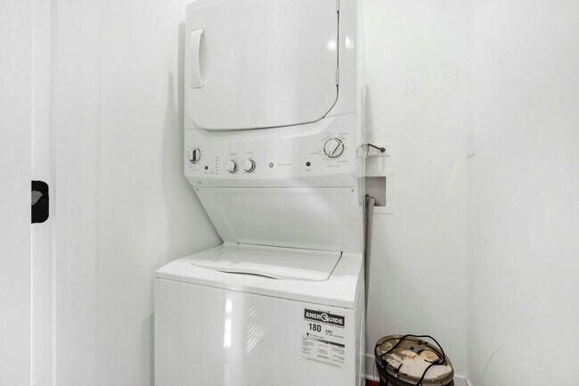 Building Photo - 1735 W Cullerton St