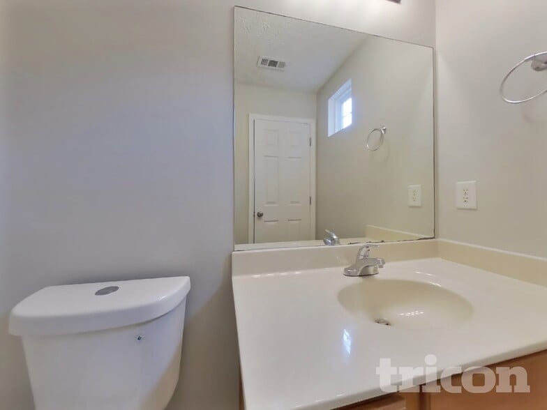 Building Photo - 218 Osmanthus Way