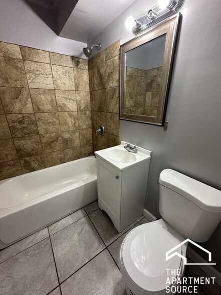 Building Photo - 9610 Ivanhoe Ave