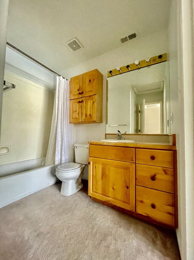 Building Photo - Affordable Two-Bedroom Townhome in Lexington Hills