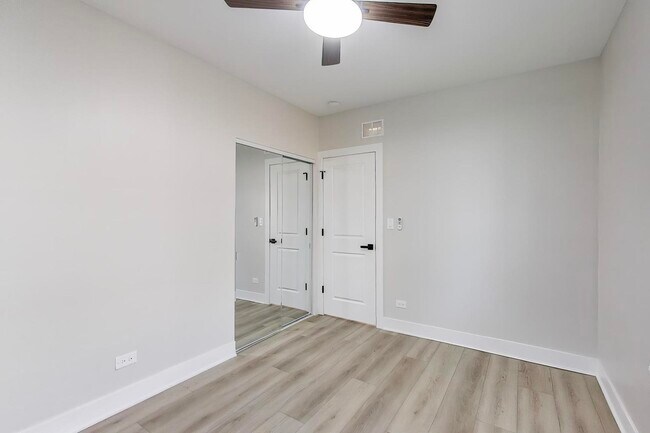 Building Photo - 1912 S 4th Ave