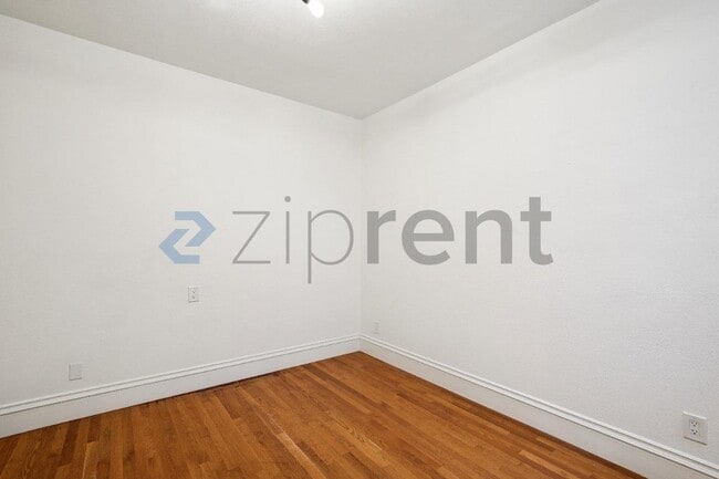 Building Photo - 1143 Anza St