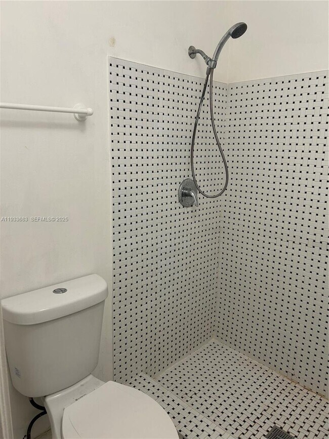 Building Photo - 9729 Hammocks Blvd