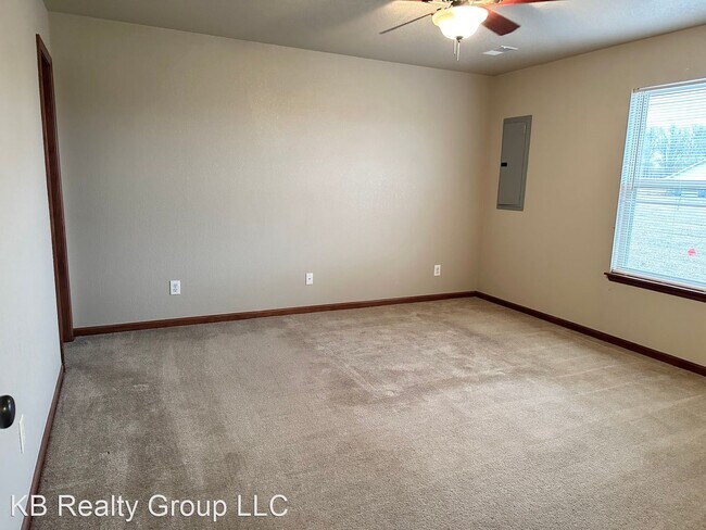 Building Photo - 3 br, 2 bath House - 138 SW Rock Garden Lane