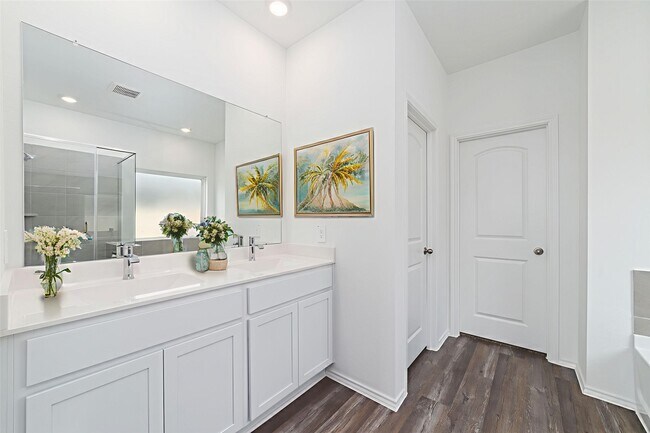 Building Photo - 6007 Bella Breeze Dr