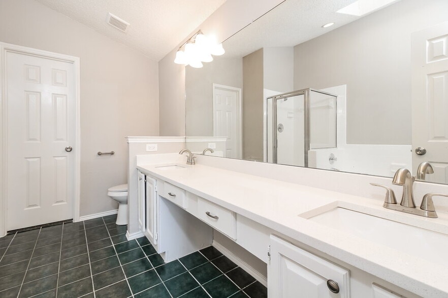 Building Photo - 1332 Overlook Dr