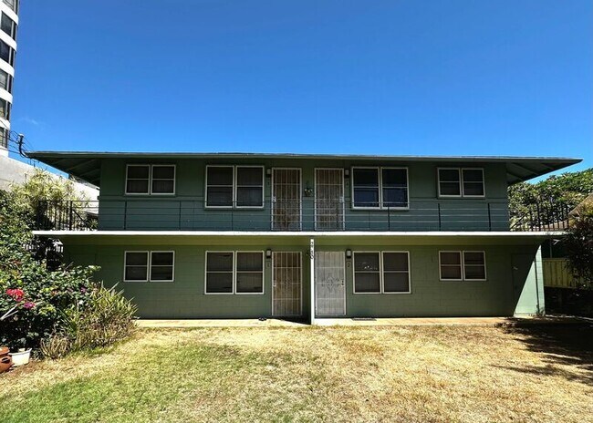 Building Photo - 2750 Kahoaloha Ln