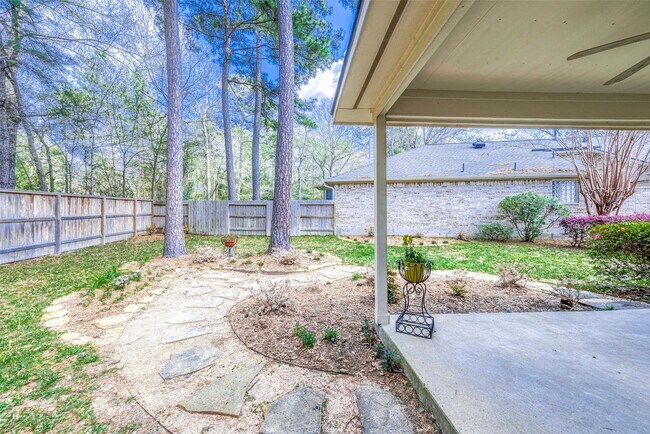 Building Photo - 134 E Foxbriar Forest Cir