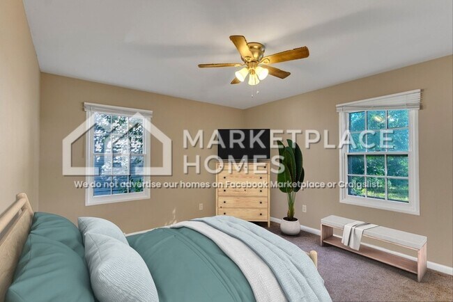 Building Photo - 70 W Adams Dr