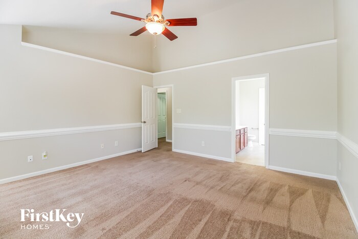 Building Photo - 2456 Ingleside Dr