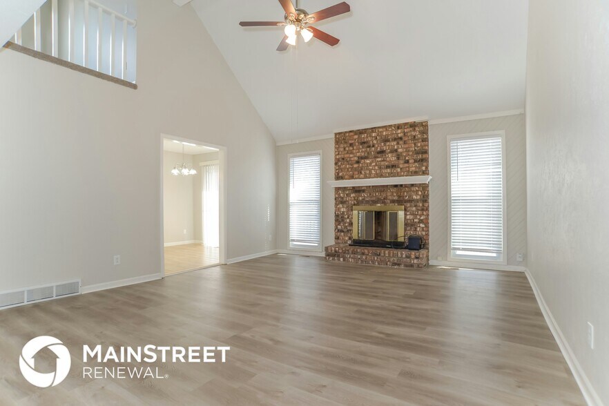 Building Photo - 14513 Laquinta Dr