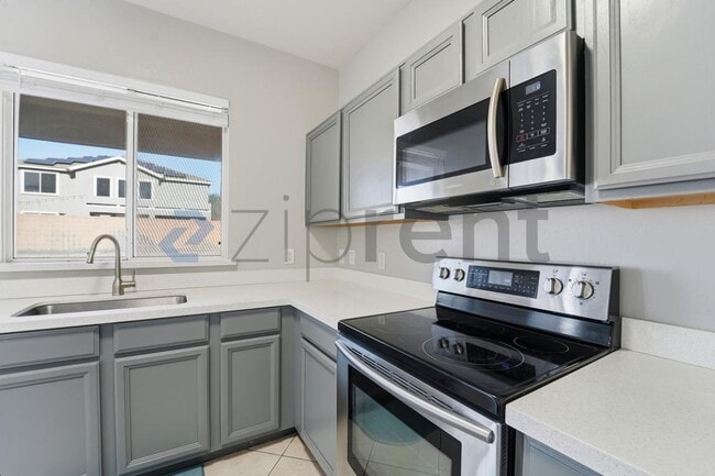 Building Photo - 3852 E Fruitvale Ave